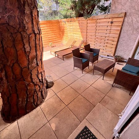 Sympathique studio en Rez de jardin dans résidence Hyères Extérieur photo