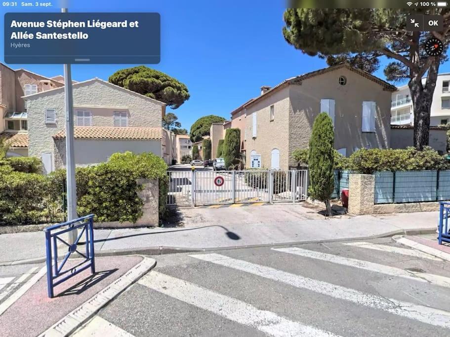 Sympathique studio en Rez de jardin dans résidence Hyères Extérieur photo