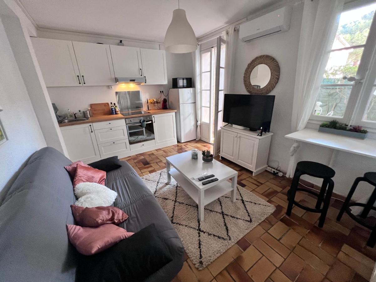 Sympathique studio en Rez de jardin dans résidence Hyères Extérieur photo